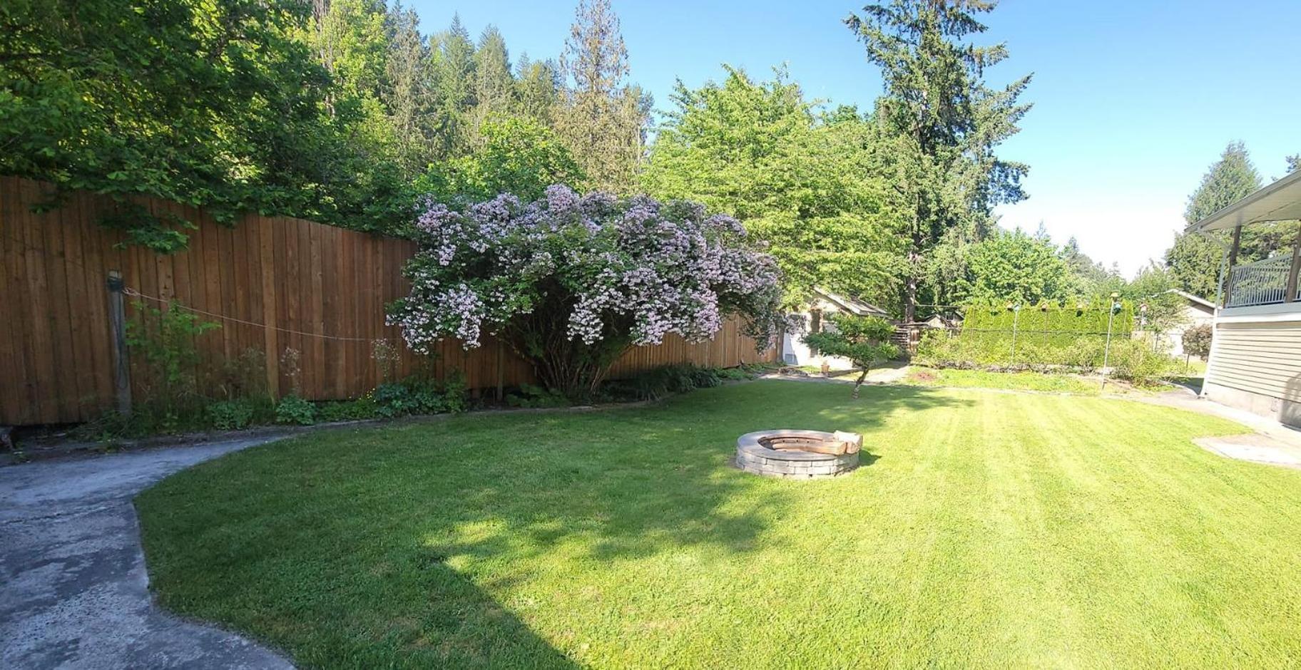 Riverbend Guest House Chilliwack Exterior photo